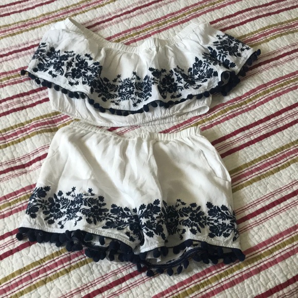 Show me your Mumu SMYM pom pom shorts & crop top small RARE! - Picture 6 of 13